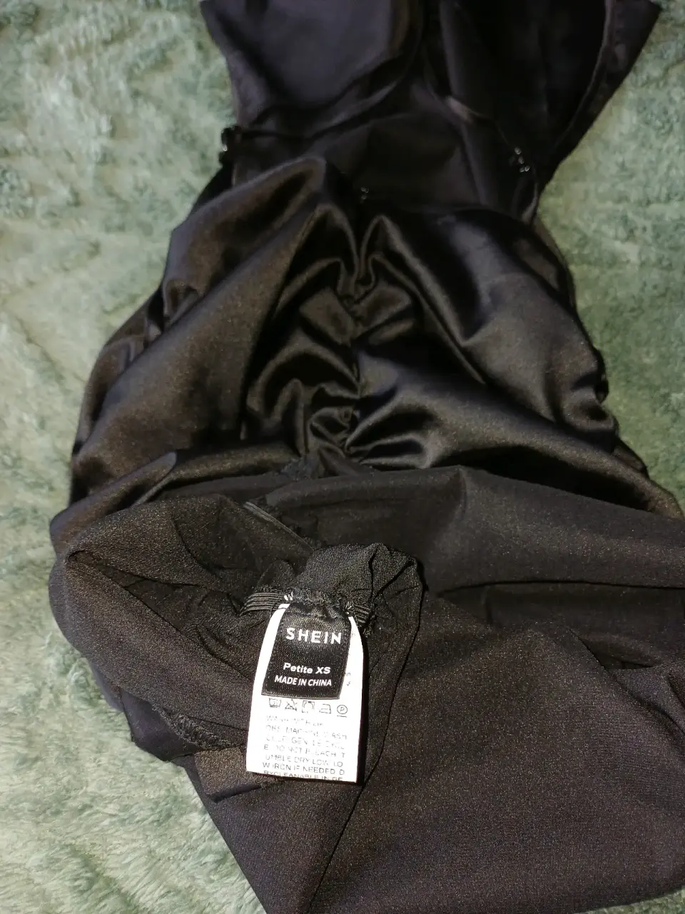 [Shein] Sensual vestido negro de satín - miniatura 3