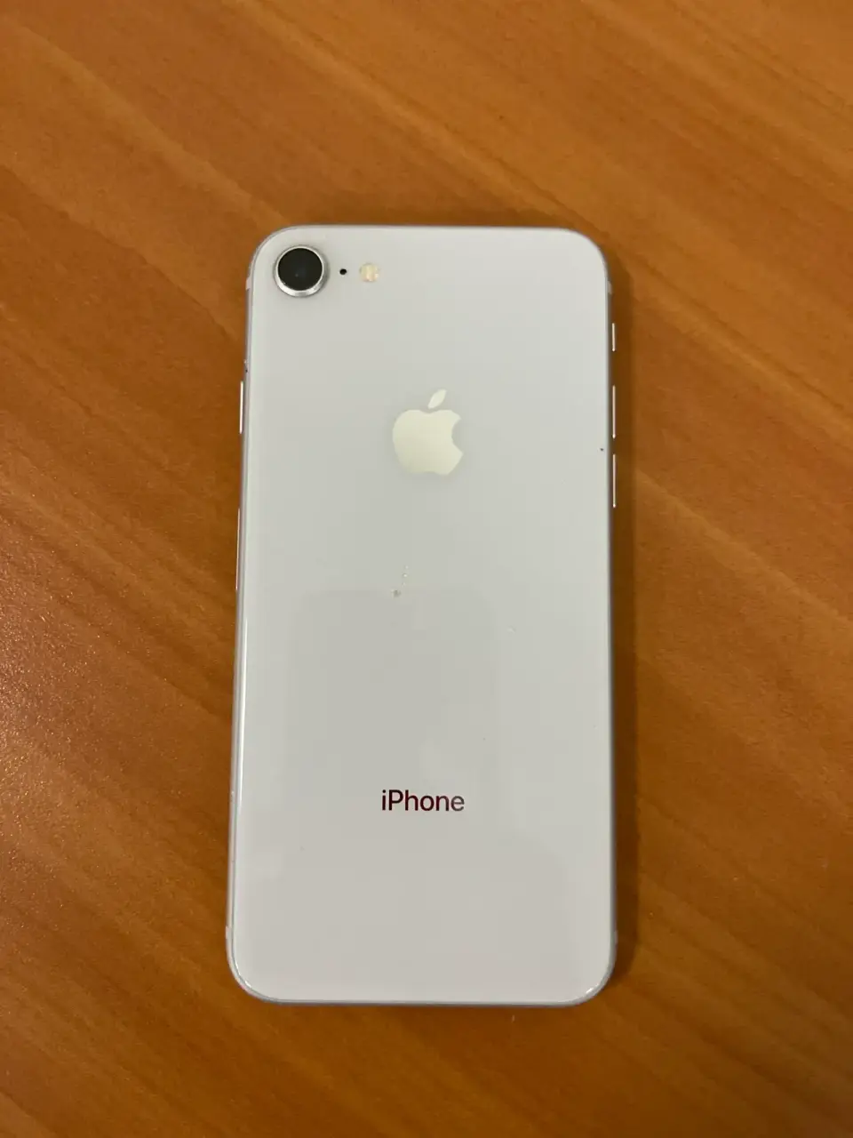 iPhone con carcasa transparente - miniatura 2