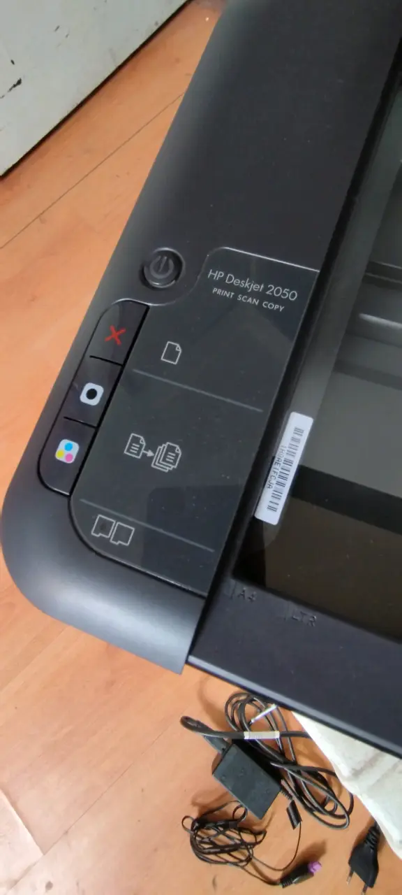 Impresora HP Deskjet 2050 - miniatura 1