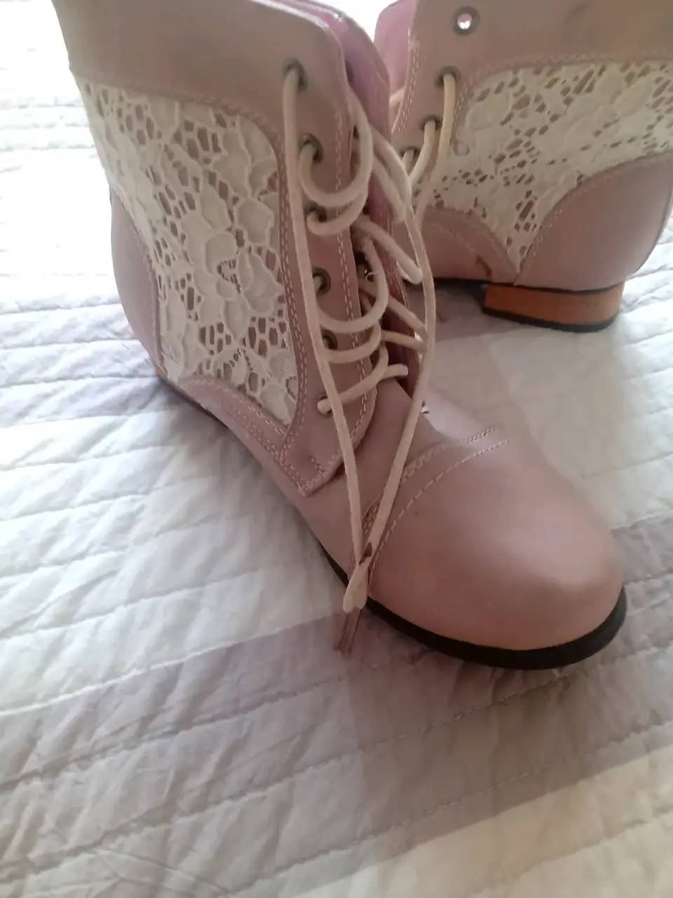 Botines rosados con encaje - miniatura 2