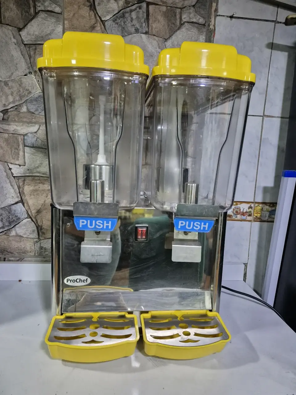 Dispensador de bebidas doble - miniatura 1