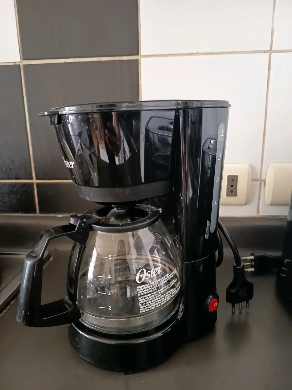 Cafetera Oster negro - miniatura 2