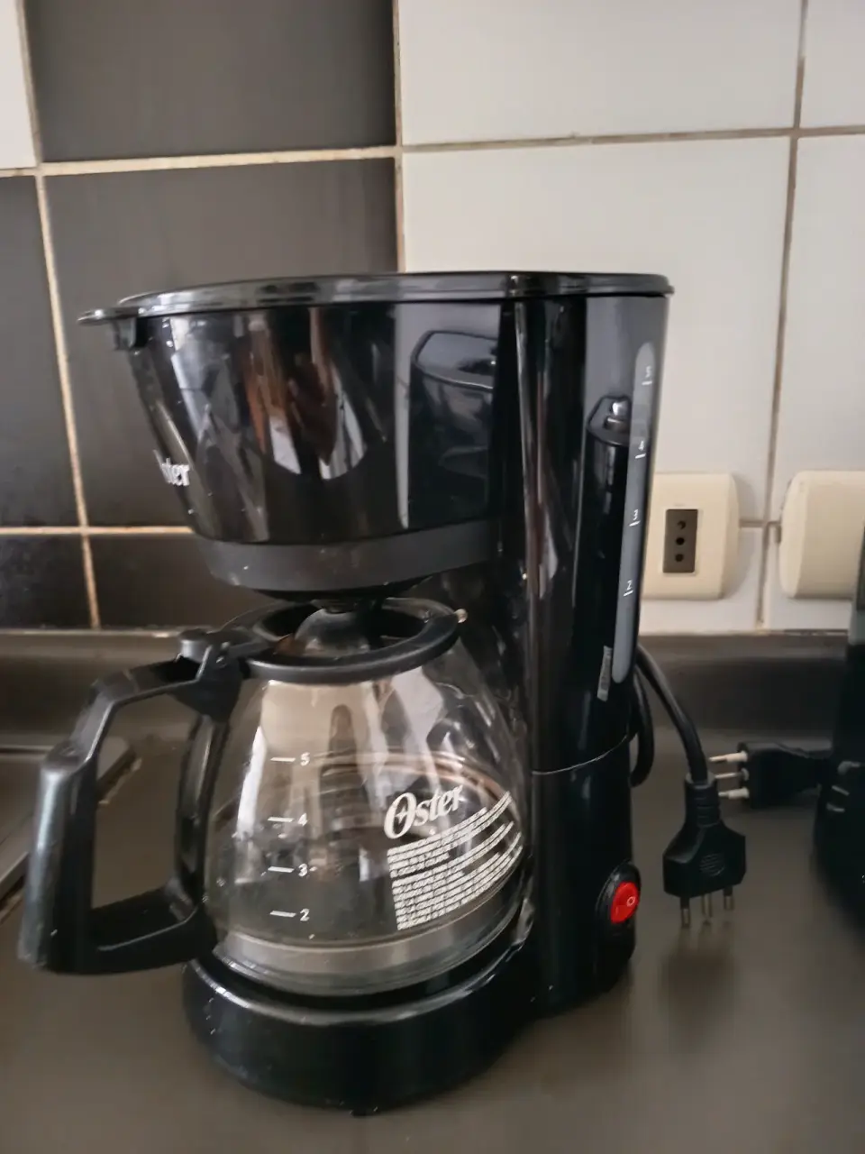 Cafetera Oster negro - miniatura 3