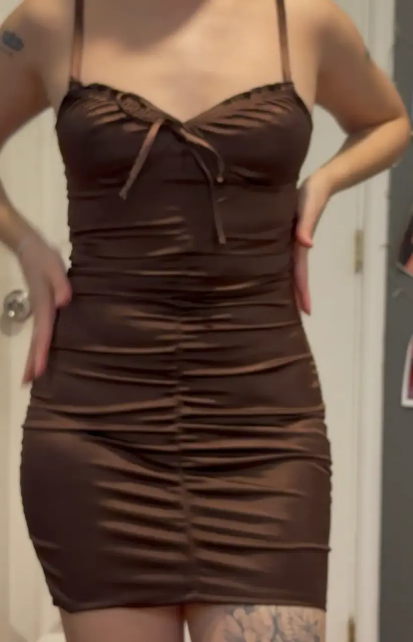 Vestido ajustado marrón - miniatura 1