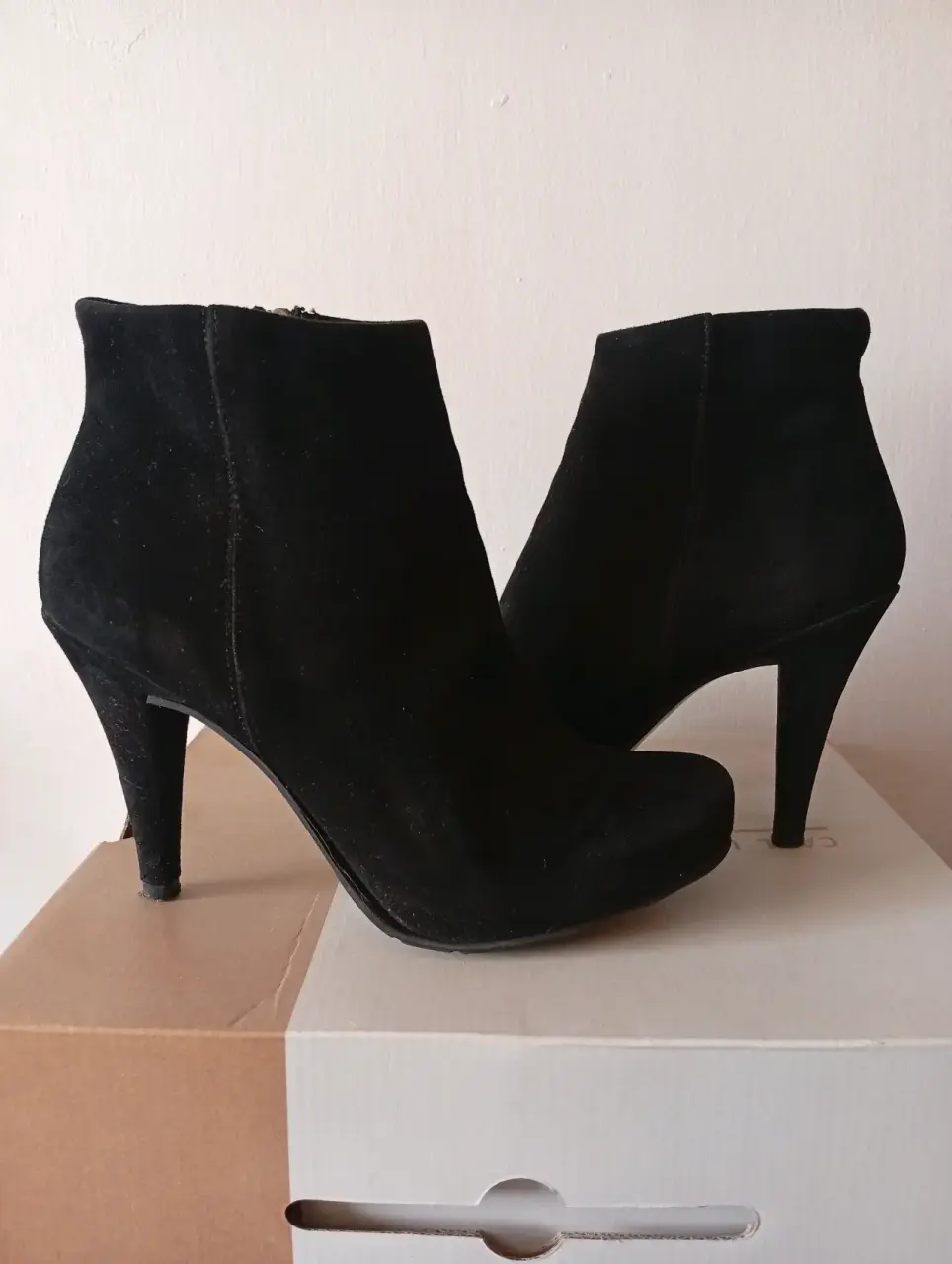 Botines negros de tacón alto - miniatura 1
