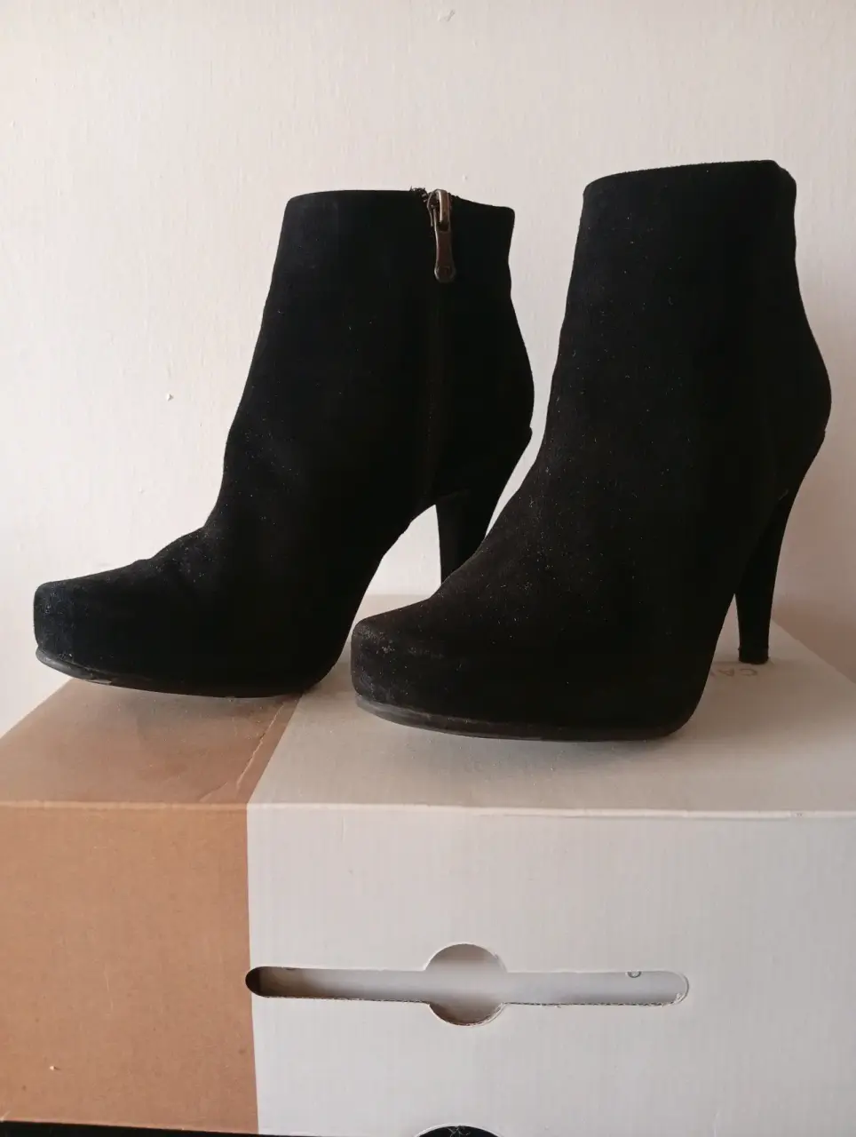 Botines negros de tacón alto - miniatura 2