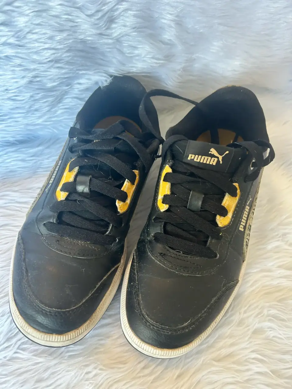 Zapatillas Puma negras usadas - miniatura 1