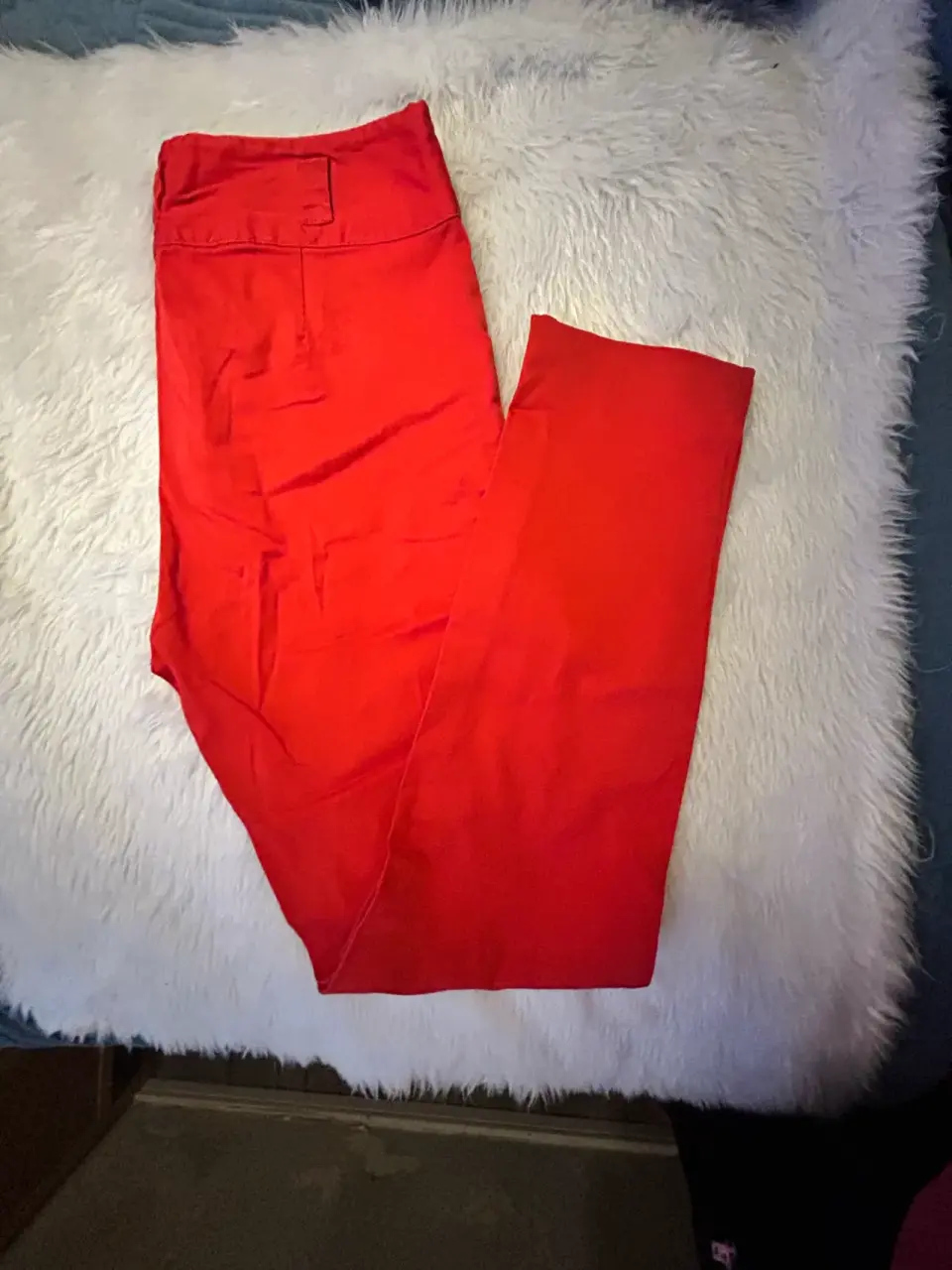 Pantalones rojos de mujer - miniatura 3