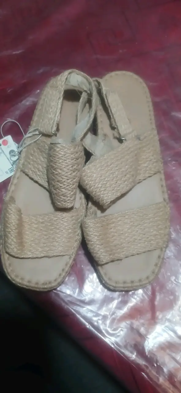 Sandalias tejidas beige - miniatura 1