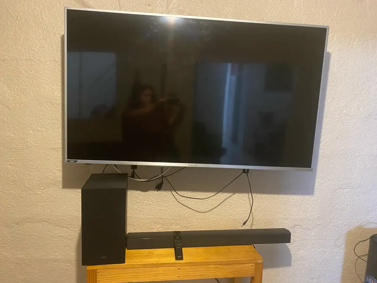Televisor daewoo 55  y barra de sonido Samsung