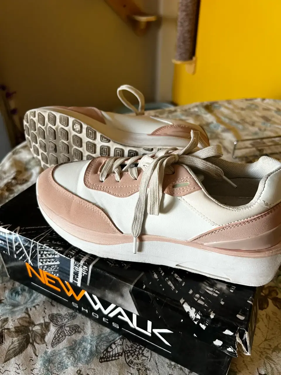 Zapatillas deportivas rosadas blancas - miniatura 1