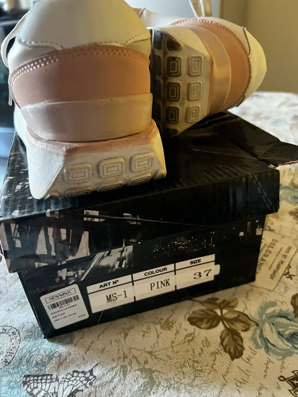 Zapatillas deportivas rosadas blancas - miniatura 2