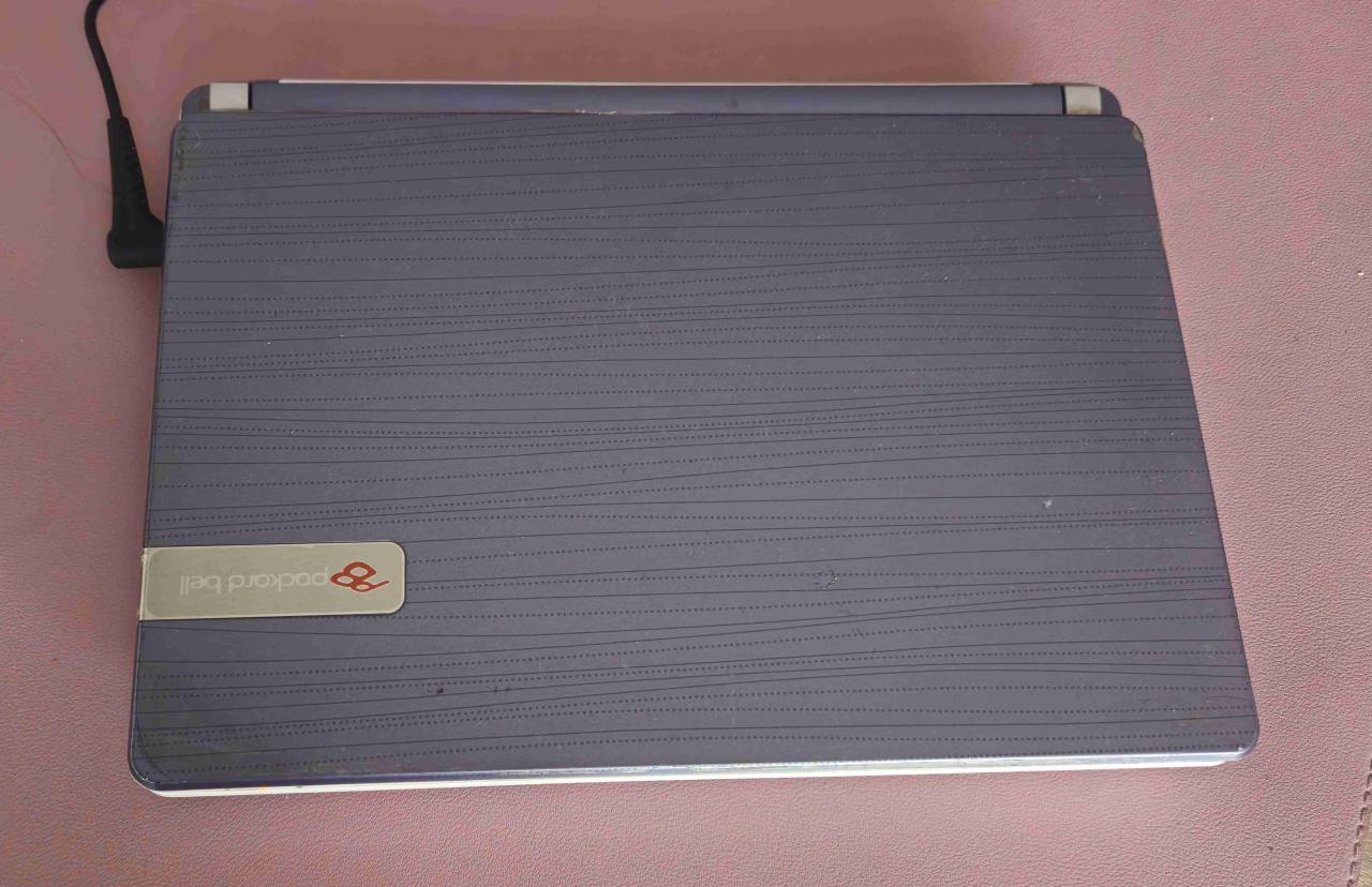 Netbook Acer con Windows 7 - miniatura 4