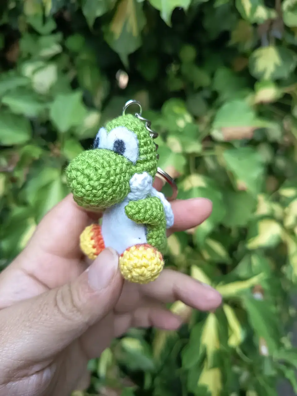 Llavero amigurumi de Yoshi - miniatura 2