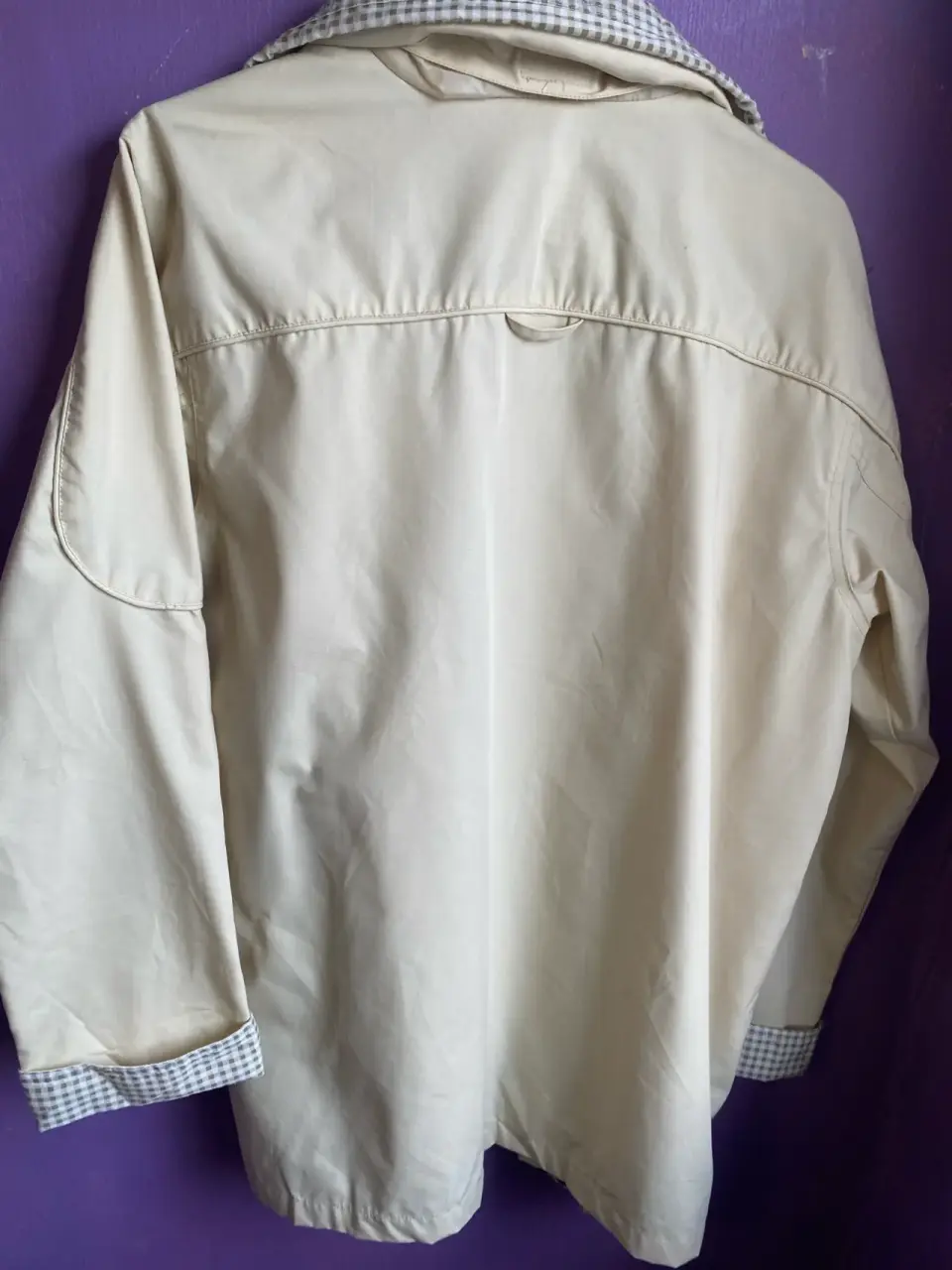 Chaqueta beige con diseño a cuadros - miniatura 3