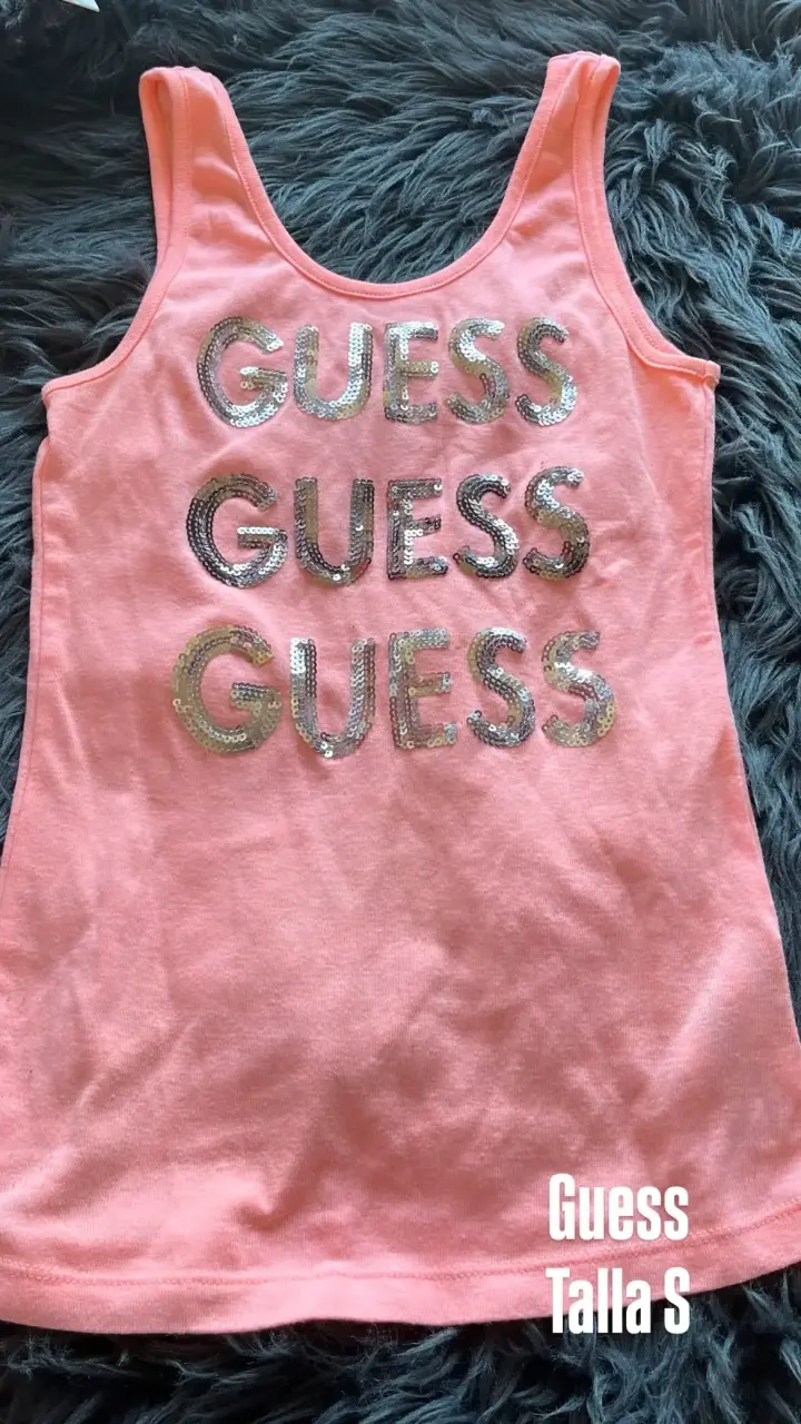 Polera rosa Guess con lentejuelas - miniatura 1