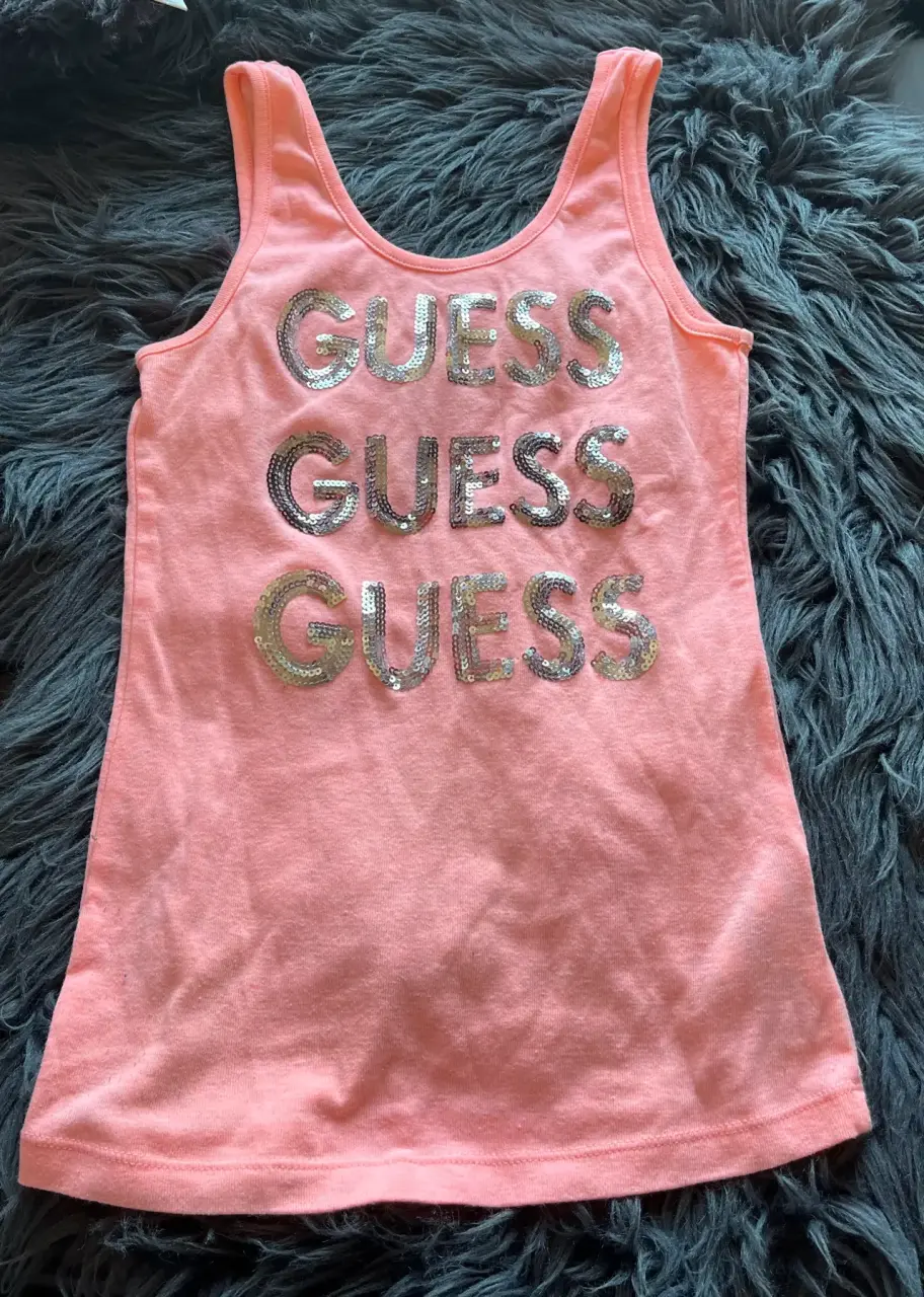 Polera rosa Guess con lentejuelas - miniatura 2