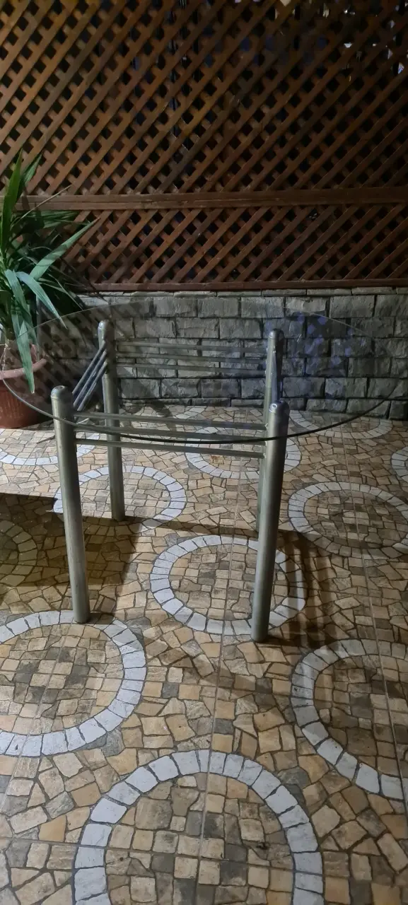 Mesa de vidrio redonda - miniatura 1