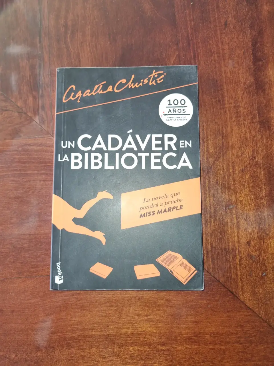 Libro: Un cadáver en la biblioteca - miniatura 1