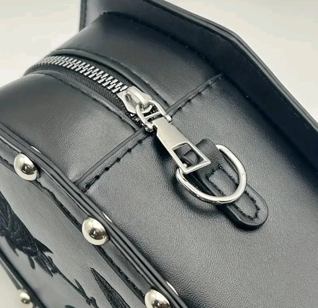Cartera negra estilo gótico rock punk - miniatura 4