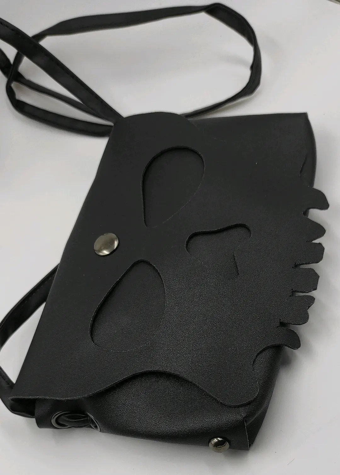 Cartera negra con diseño de calavera punk rock - miniatura 2