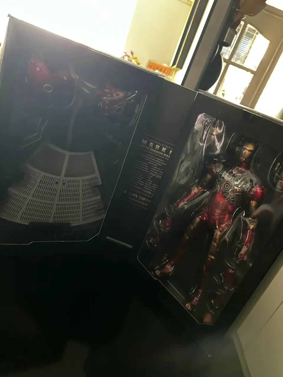 Iron Man Mark III Battle Damaged - miniatura 6