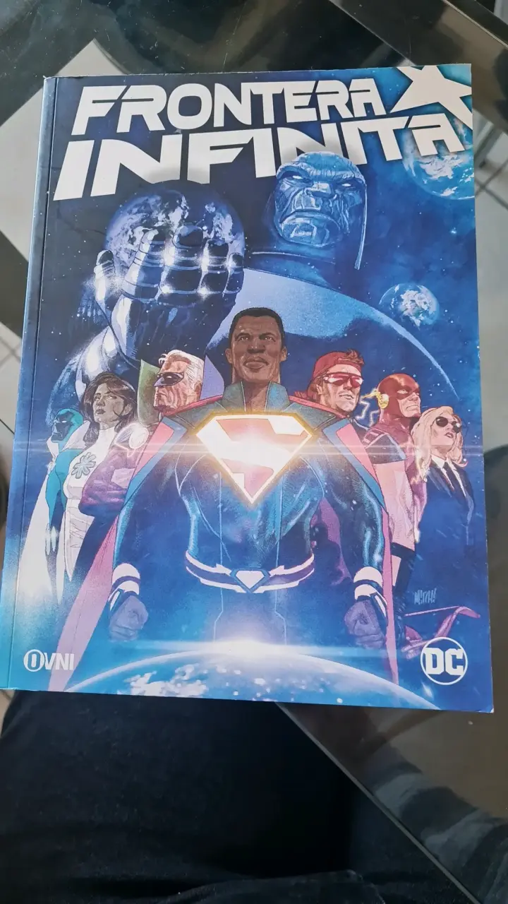 Cómic Frontera Infinita de DC - miniatura 1