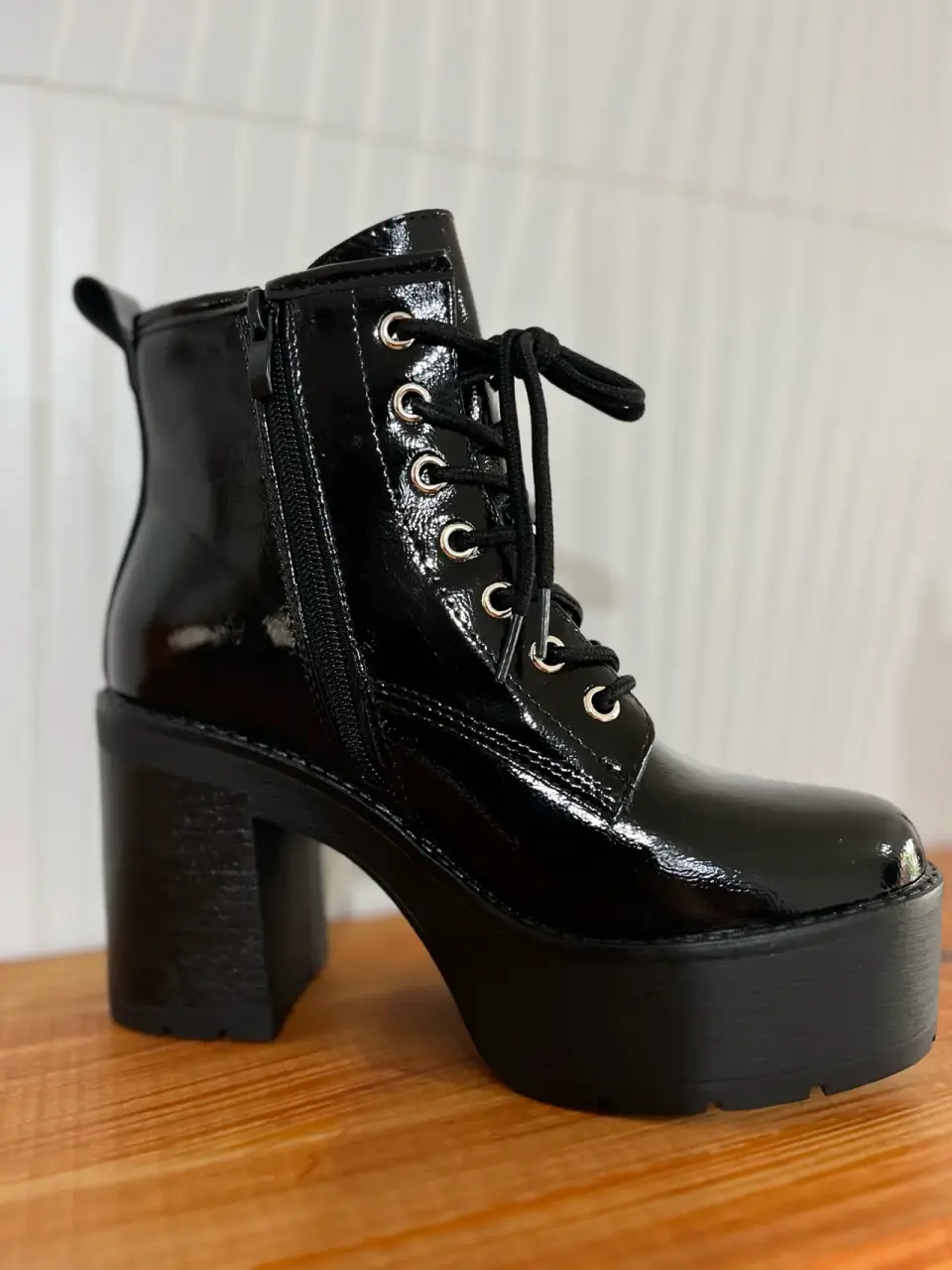 Botines negros de charol - miniatura 4