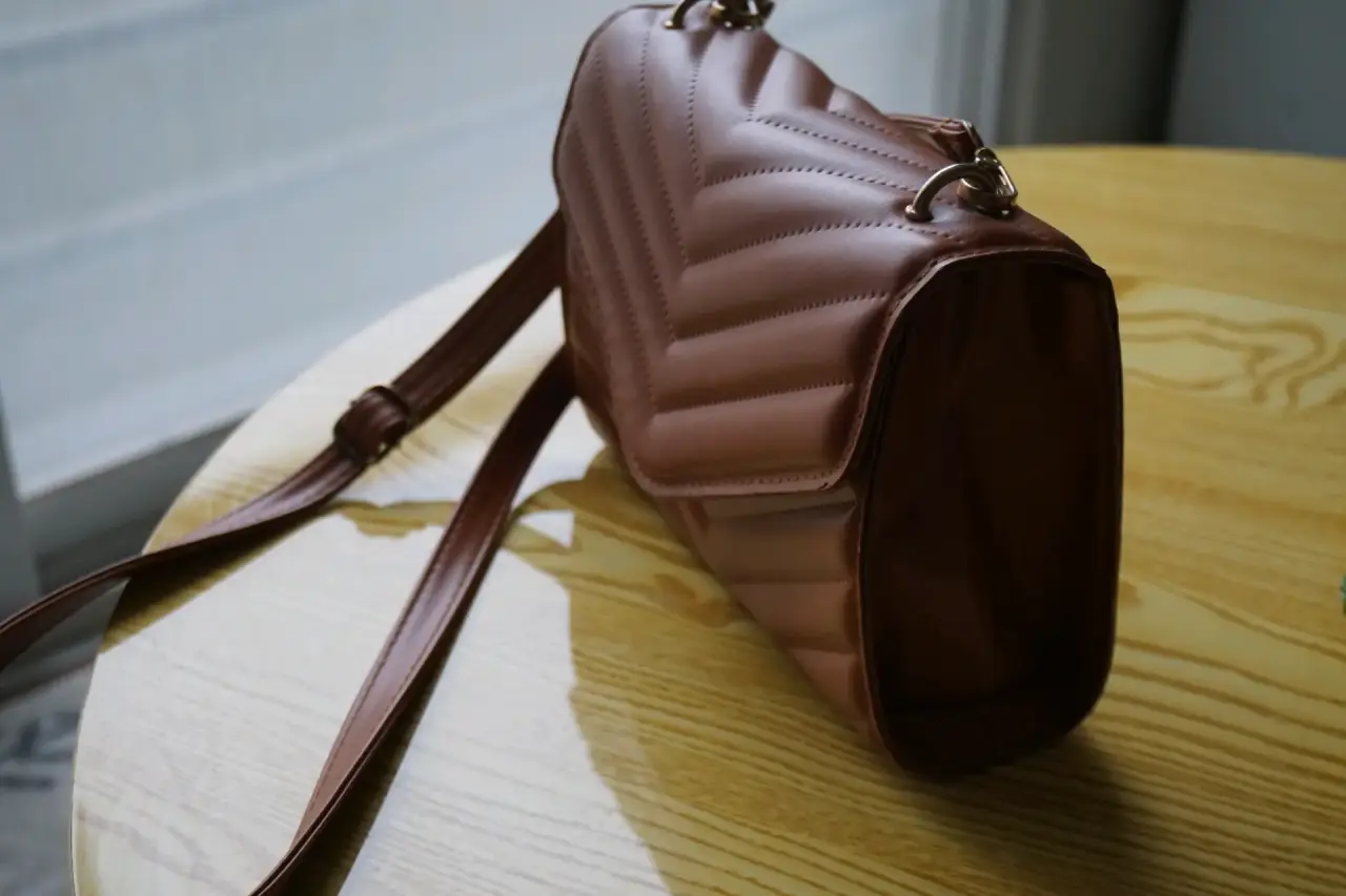 Cartera marrón elegante - miniatura 3
