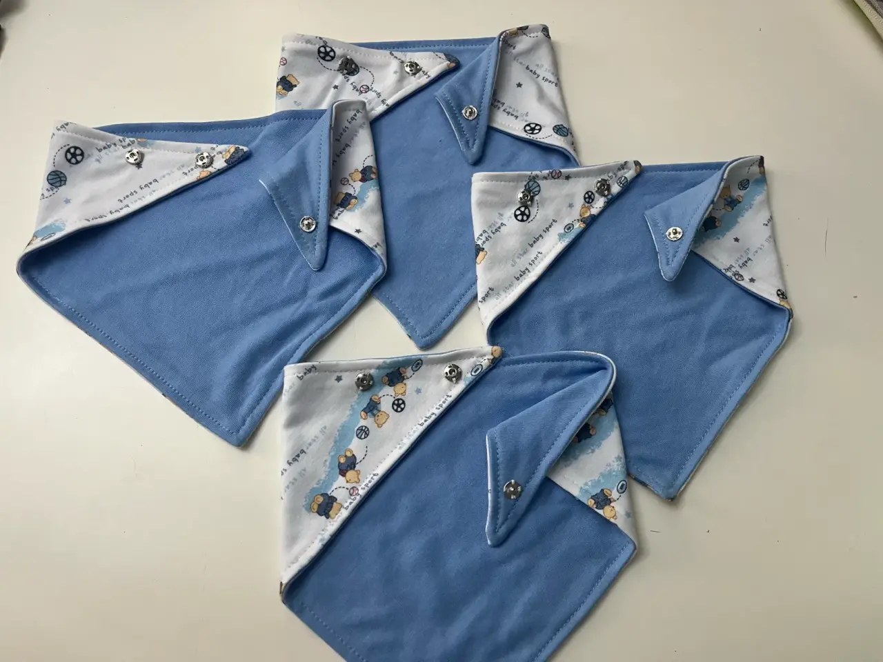 Pack de 4 baberos para bebé - miniatura 2