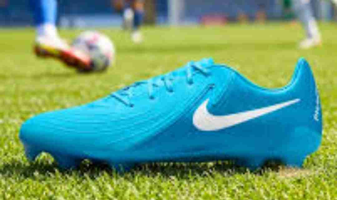 Zapatos de fútbol  Nike celestes phantom Gx ll  FG - miniatura 5
