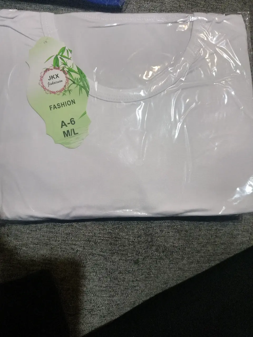 Polera azul nueva C&C - miniatura 2