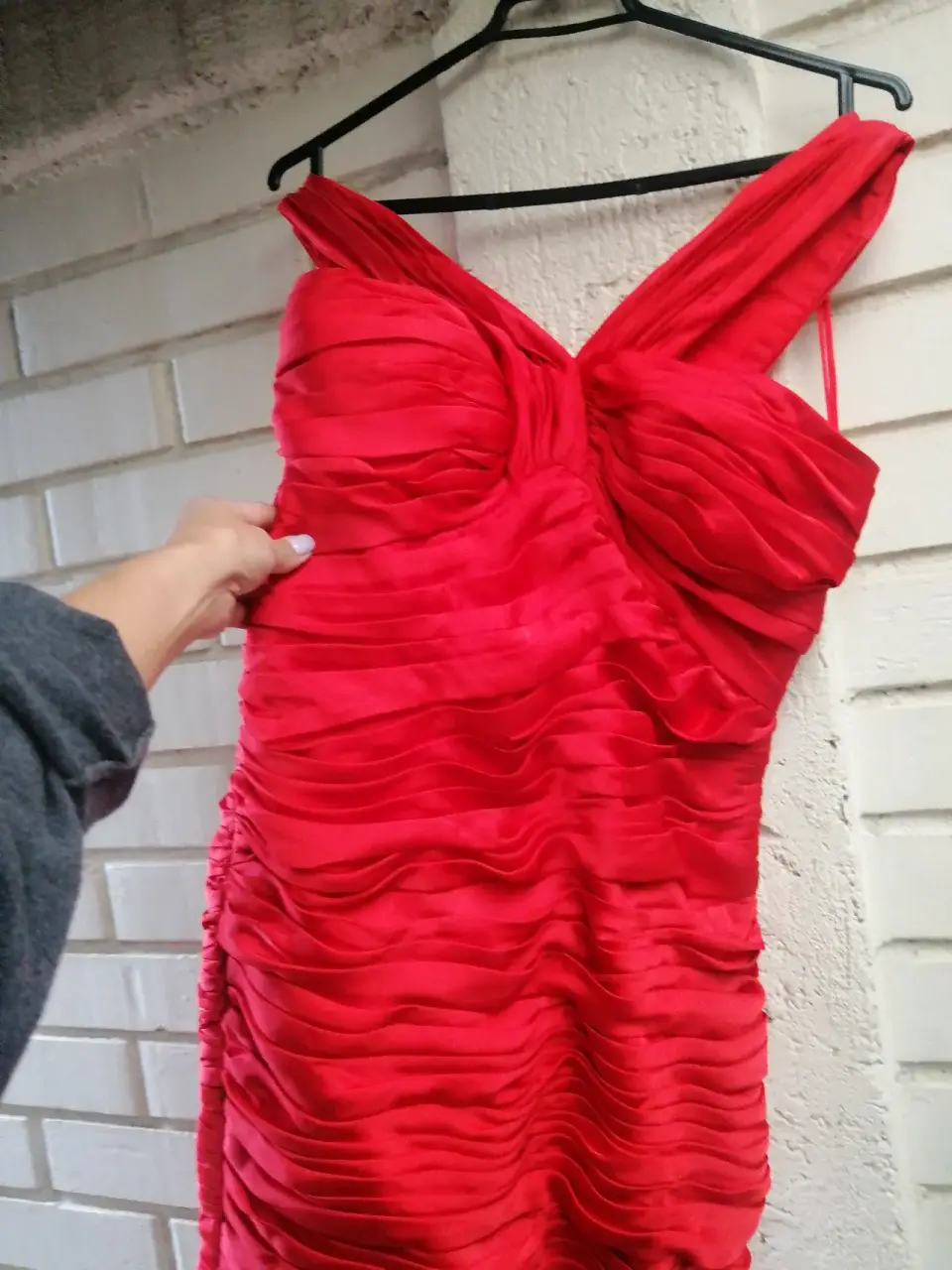 Vestido rojo fruncido - miniatura 2