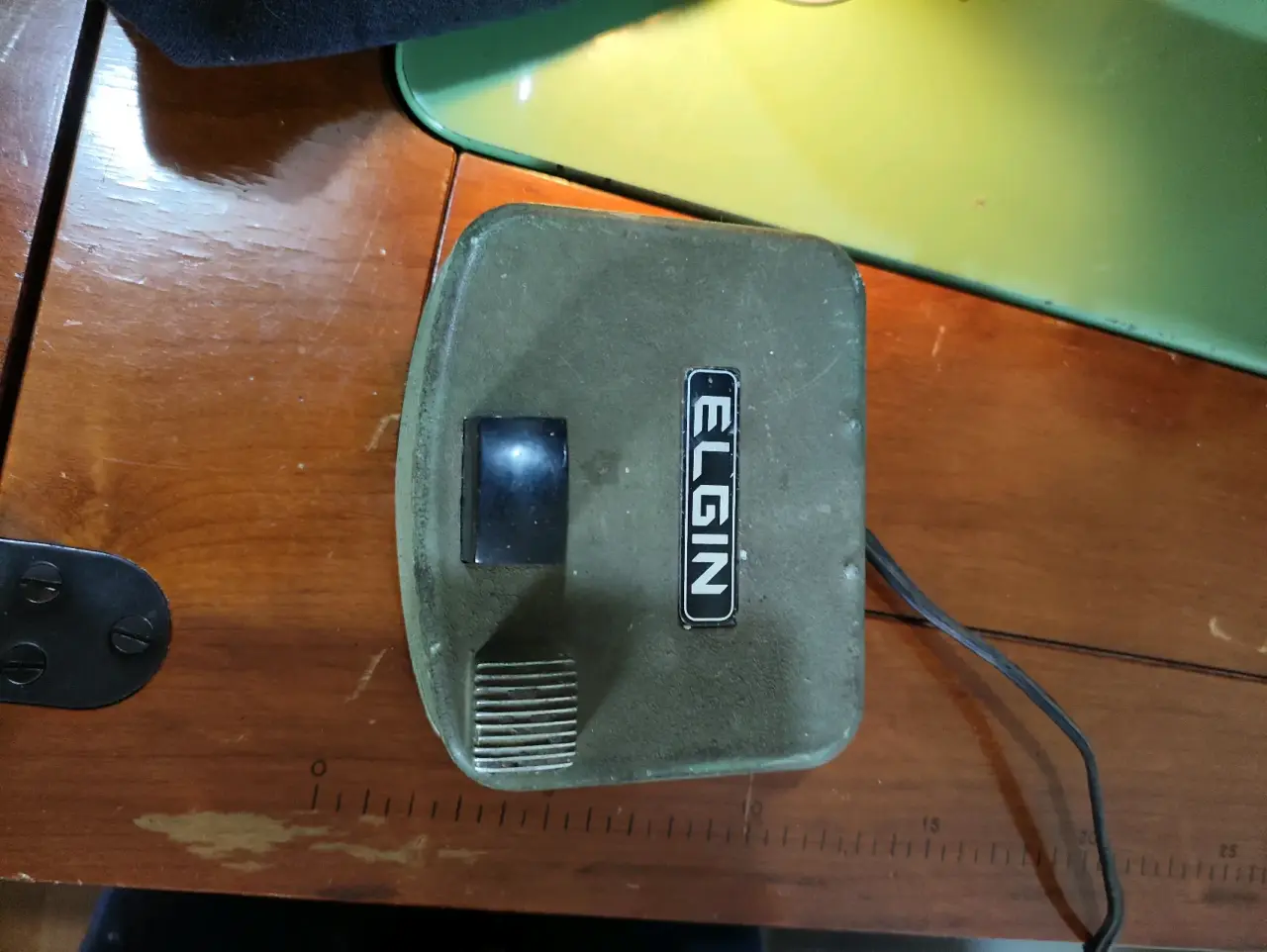 Máquina de coser Elgin verde - miniatura 4