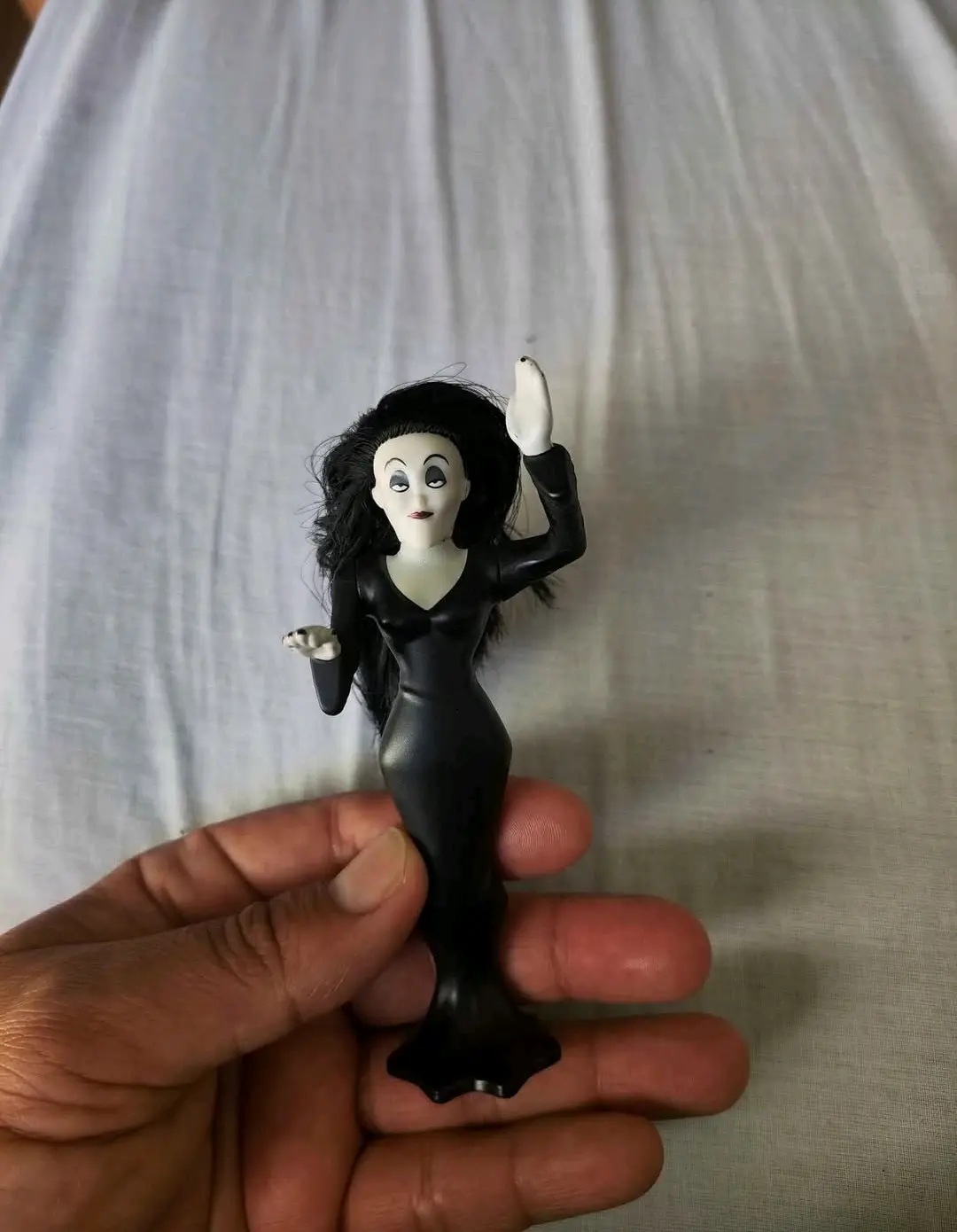Figura coleccionable loco Addams - miniatura 4