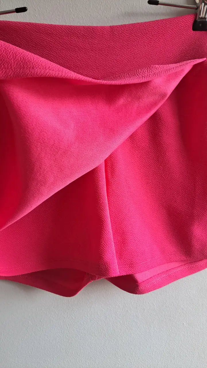 Falda short rosada - miniatura 2