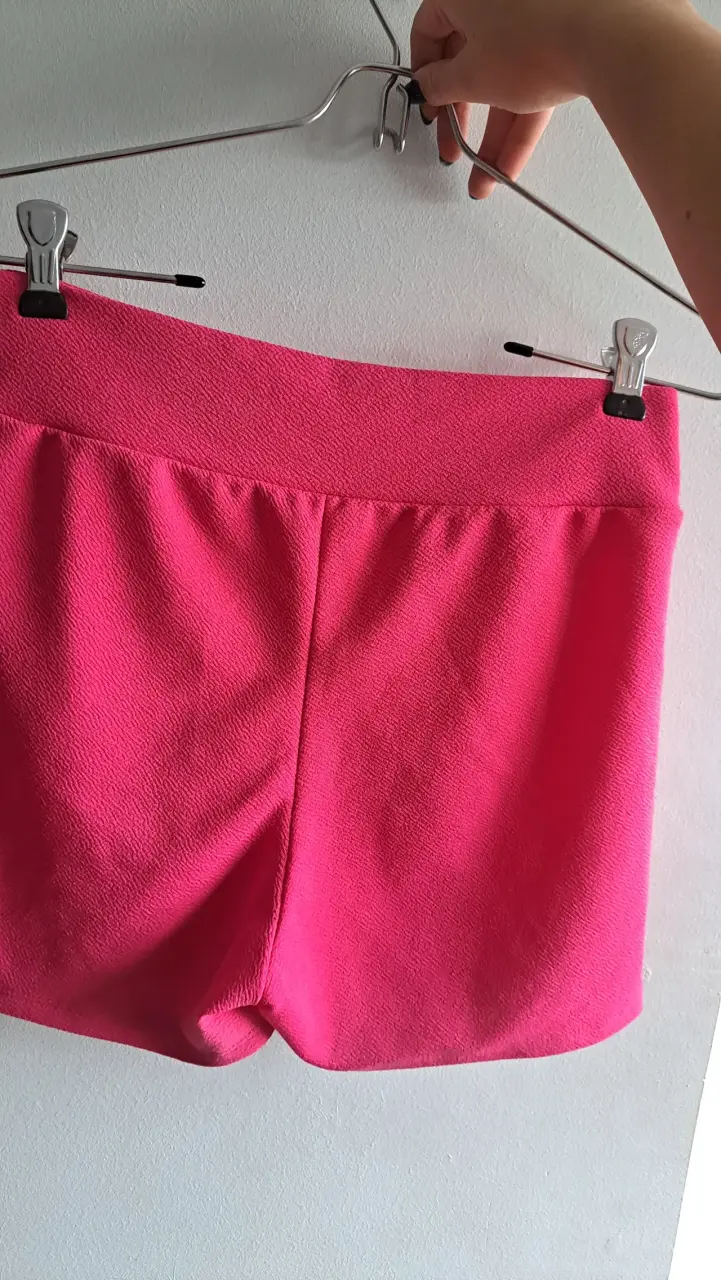 Falda short rosada - miniatura 3