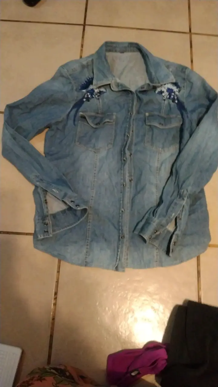Jeans azul claro desgastados - miniatura 2