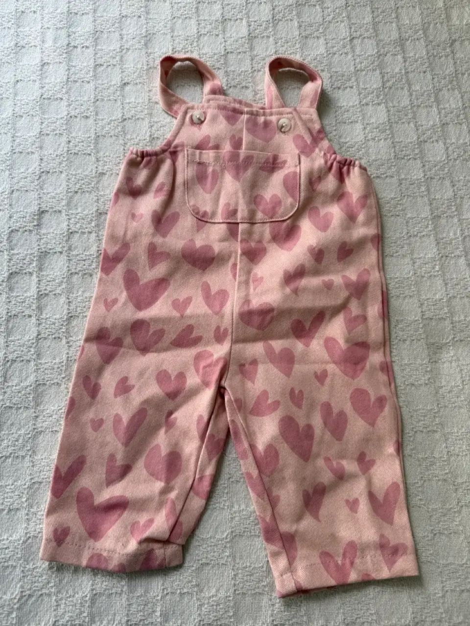 Enterito rosa con corazones - miniatura 1