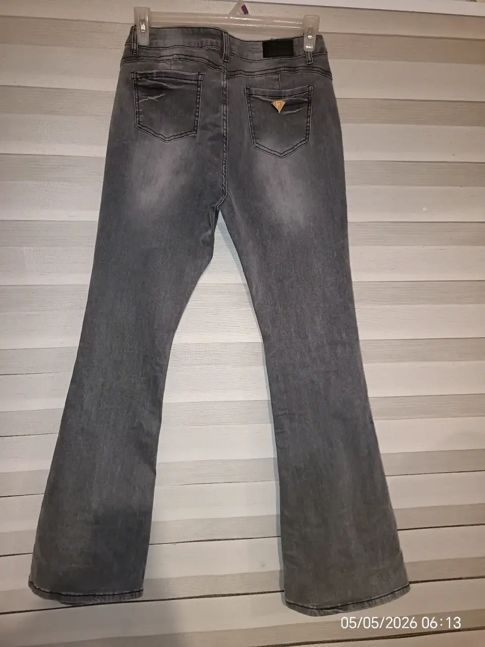 Jeans grises tiro alto nuevos - miniatura 3
