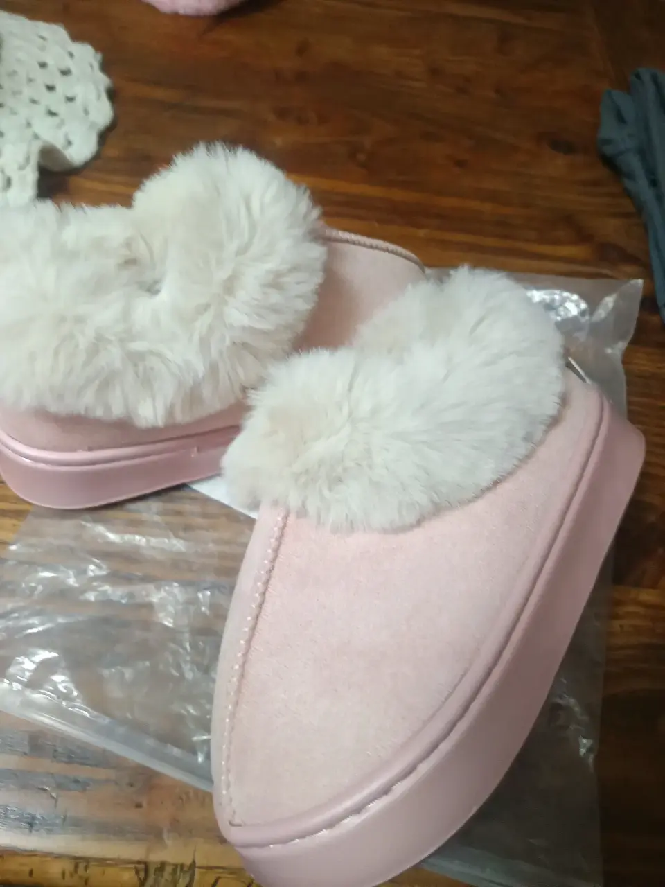 Pantuflas rosadas de felpa - miniatura 3