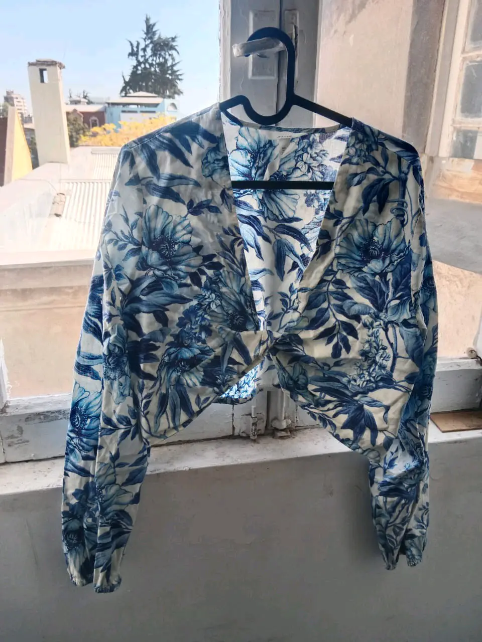 Blusa estampada azul floral - miniatura 1