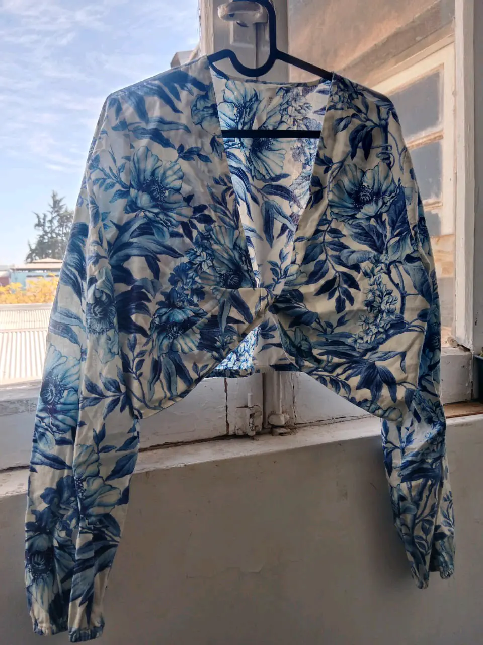 Blusa estampada azul floral - miniatura 2