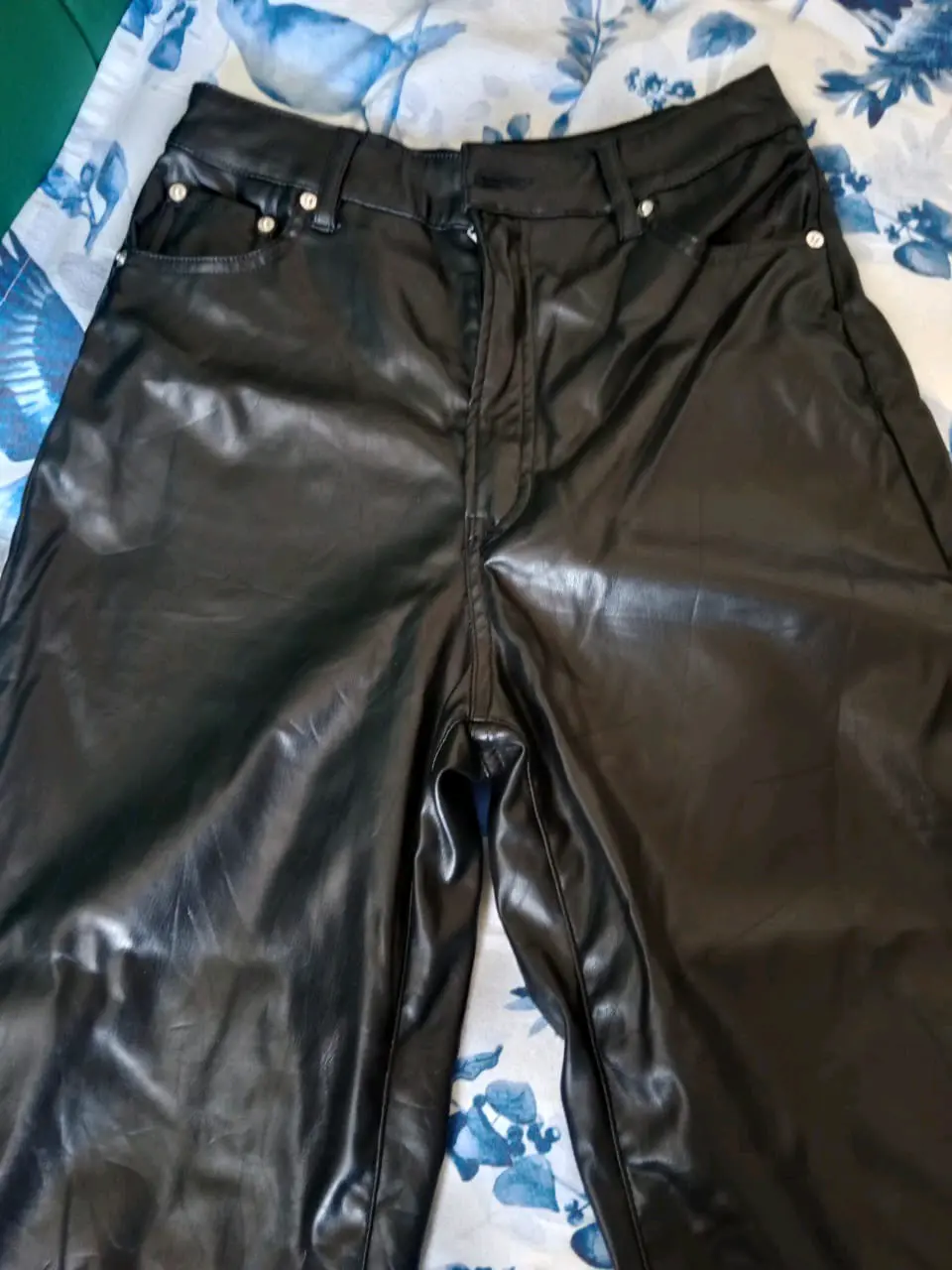 Pantalones de cuero negro - miniatura 1