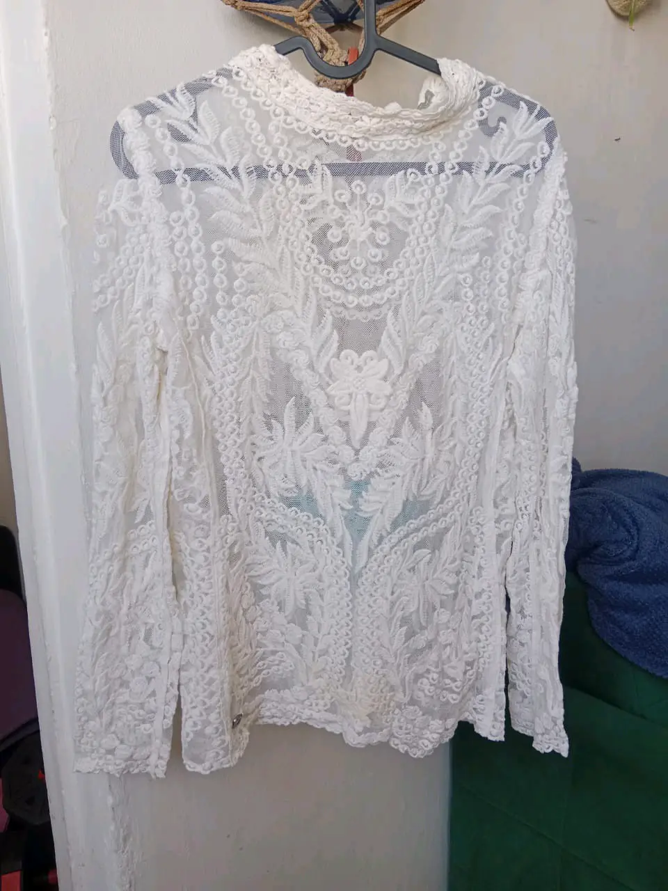 Blusa encaje blanca manga larga - miniatura 1