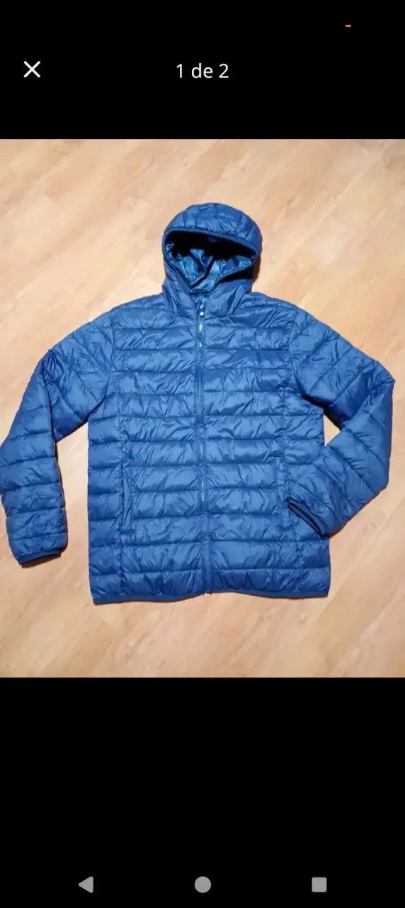 Chaqueta azul acolchada