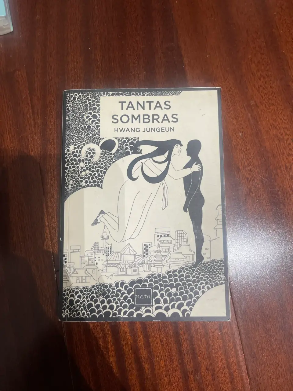 Libro 'Tantas Sombras' de Hwang Jungeun - miniatura 1