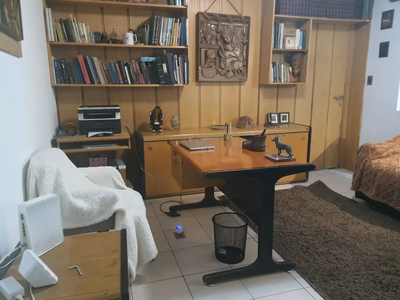 Escritorio de madera clásico - miniatura 1