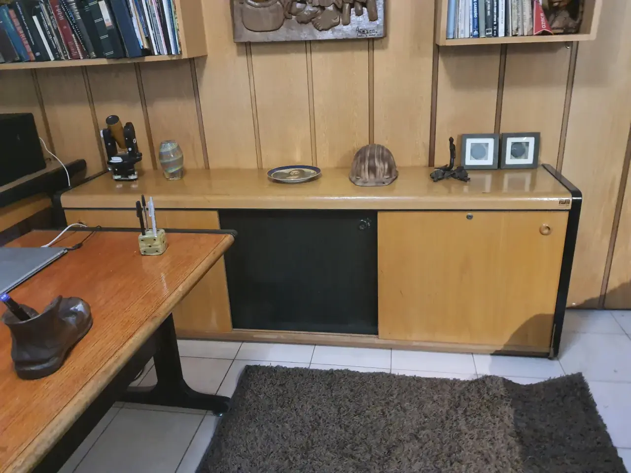 Escritorio de madera clásico - miniatura 3