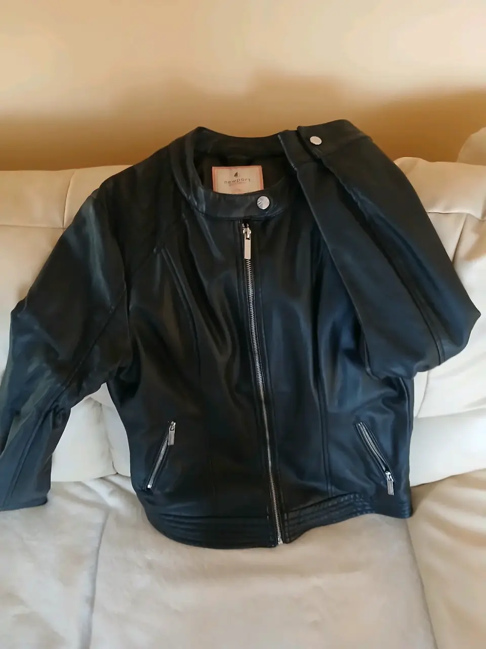 Chaqueta de cuero negra - miniatura 1